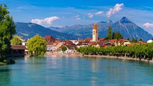 Interlaken: Surga Wisata Alam di Jantung Pegunungan Alpen Swiss Interlaken